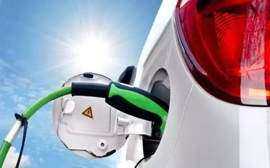30多城市增加充電樁補(bǔ)貼 電動(dòng)車充電樁建設(shè)沒(méi)“過(guò)...