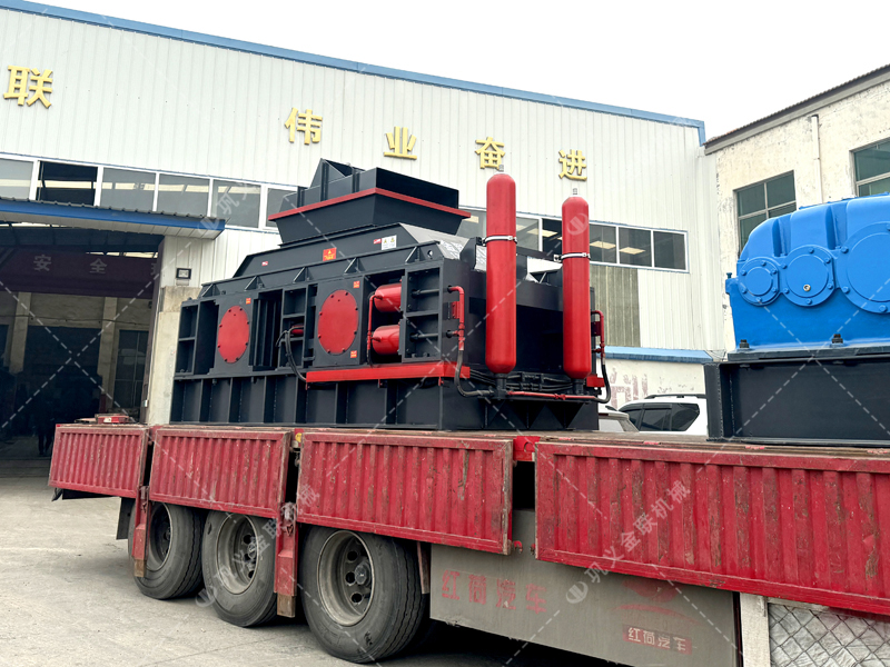 硬度、濕度、粒度:物料“三要素”如何決定對輥破碎機的技術配置? 硬度、濕度、粒度:物料“三要素”如何決定對輥破碎機的技術配置?